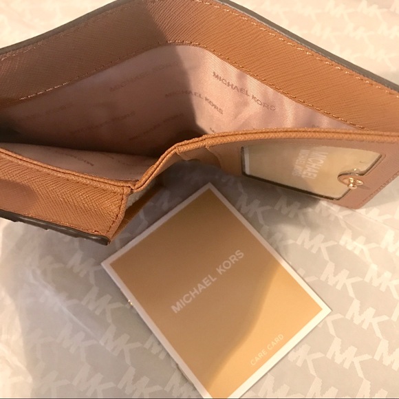 LAST 1 ⭐️ Authentic MK pebble Leather acorn wallet - Picture 5 of 5